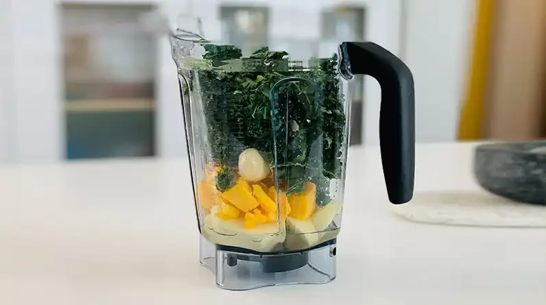 Difference Between Juicing and Blending